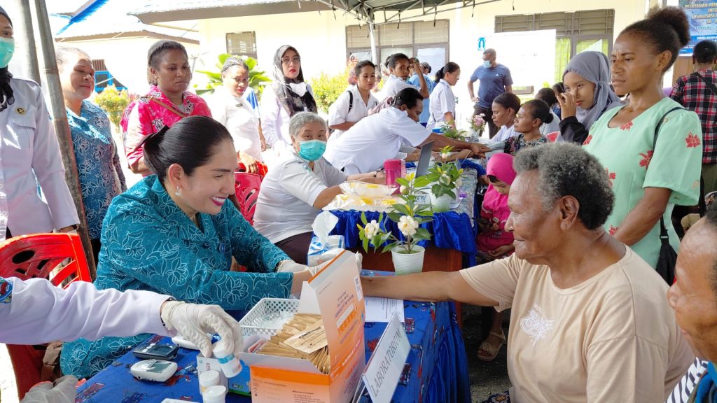 TP-PKK Kab. Jayapura Jemput Bola, 150 Warga Sentani Barat Antusias Ikuti Pemeriksaan Kesehatan Gratis dan Pendampingan Ibu Hamil