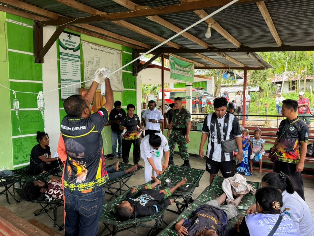 Bupati Jayapura Apresiasi Tim Gabungan atas Kesigapan Penanganan Dugaan Pasien Keracunan Makanan Bergizi Gratis di Distrik Depapre